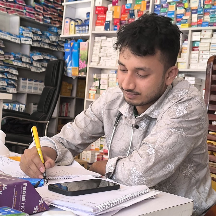 ফারুক মেডিসিন কর্নার — কাওনিয়া, রংপুর